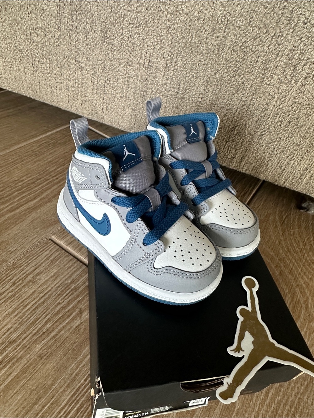 Nike Jordan 1 Mid Cement Grey / White / True Blue  NWT in box